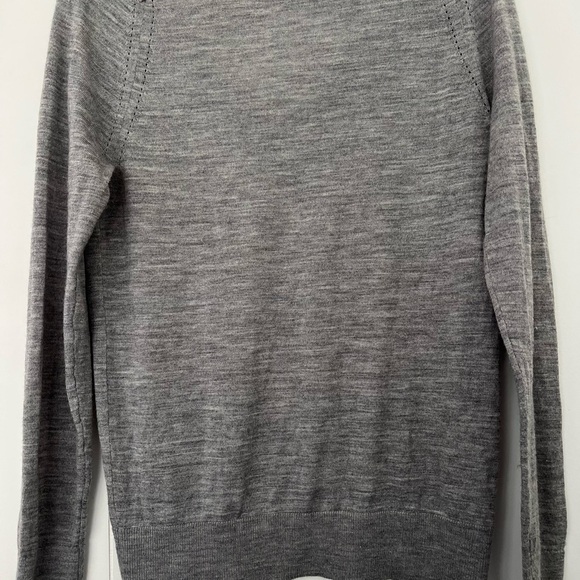 LOFT Gray V-Neck Wool Blend Sweater Size Medium - Picture 8 of 13